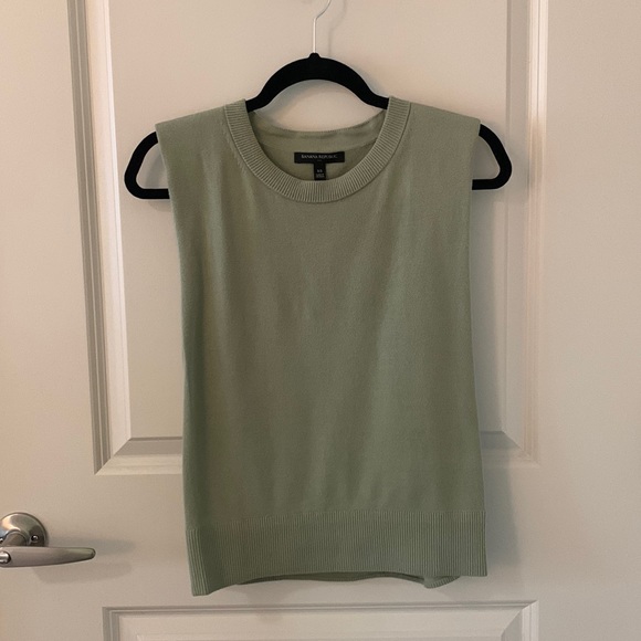 Tops - Structured Banana Republic Green Sweater Tank NWOT